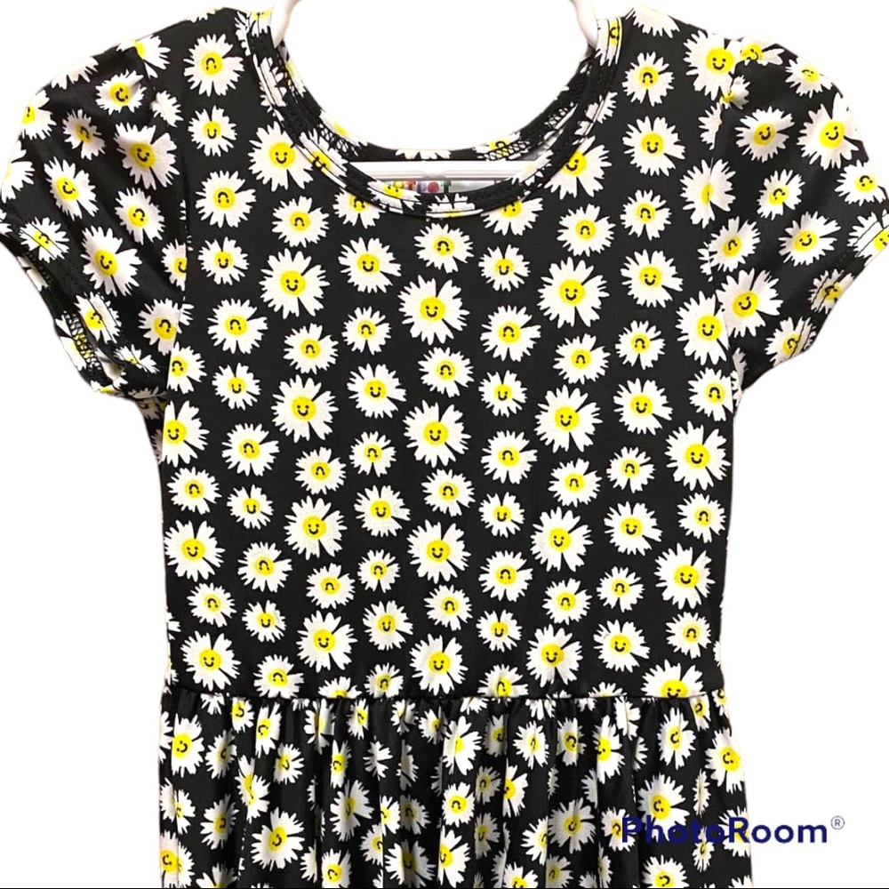 NWT Daisy print toddler size size 2t